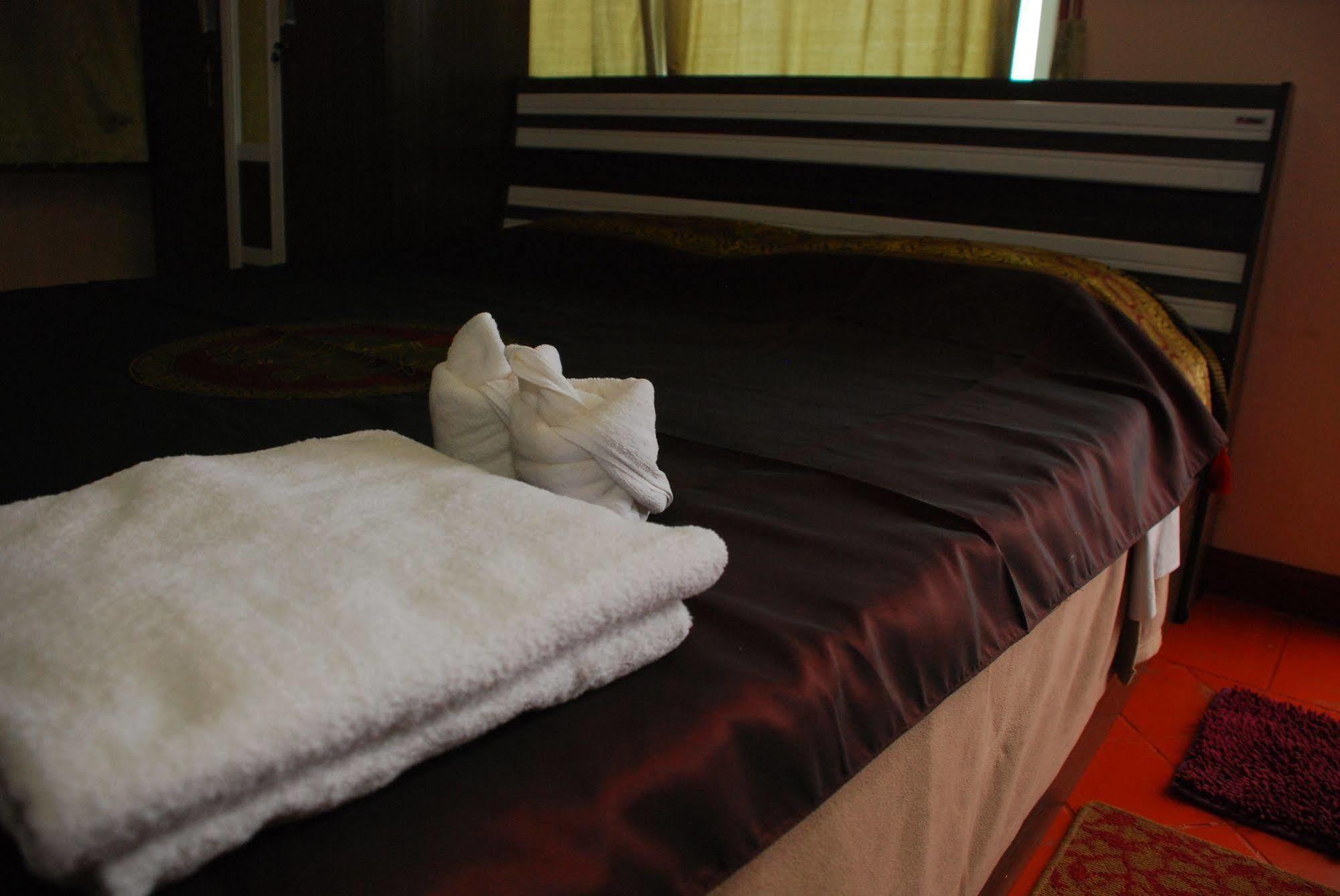 The Phen House Hotel Hua Hin Exterior photo