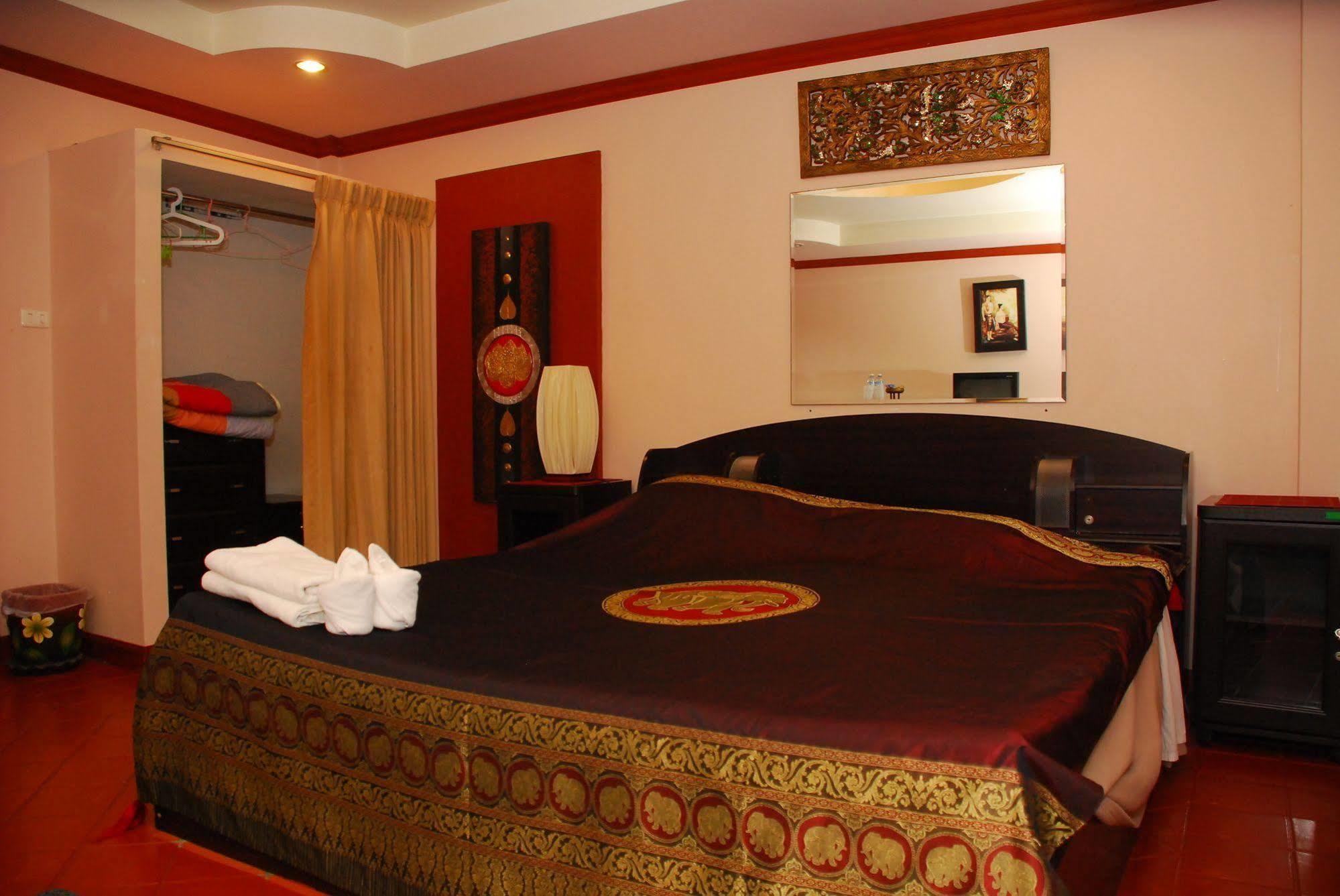 The Phen House Hotel Hua Hin Exterior photo