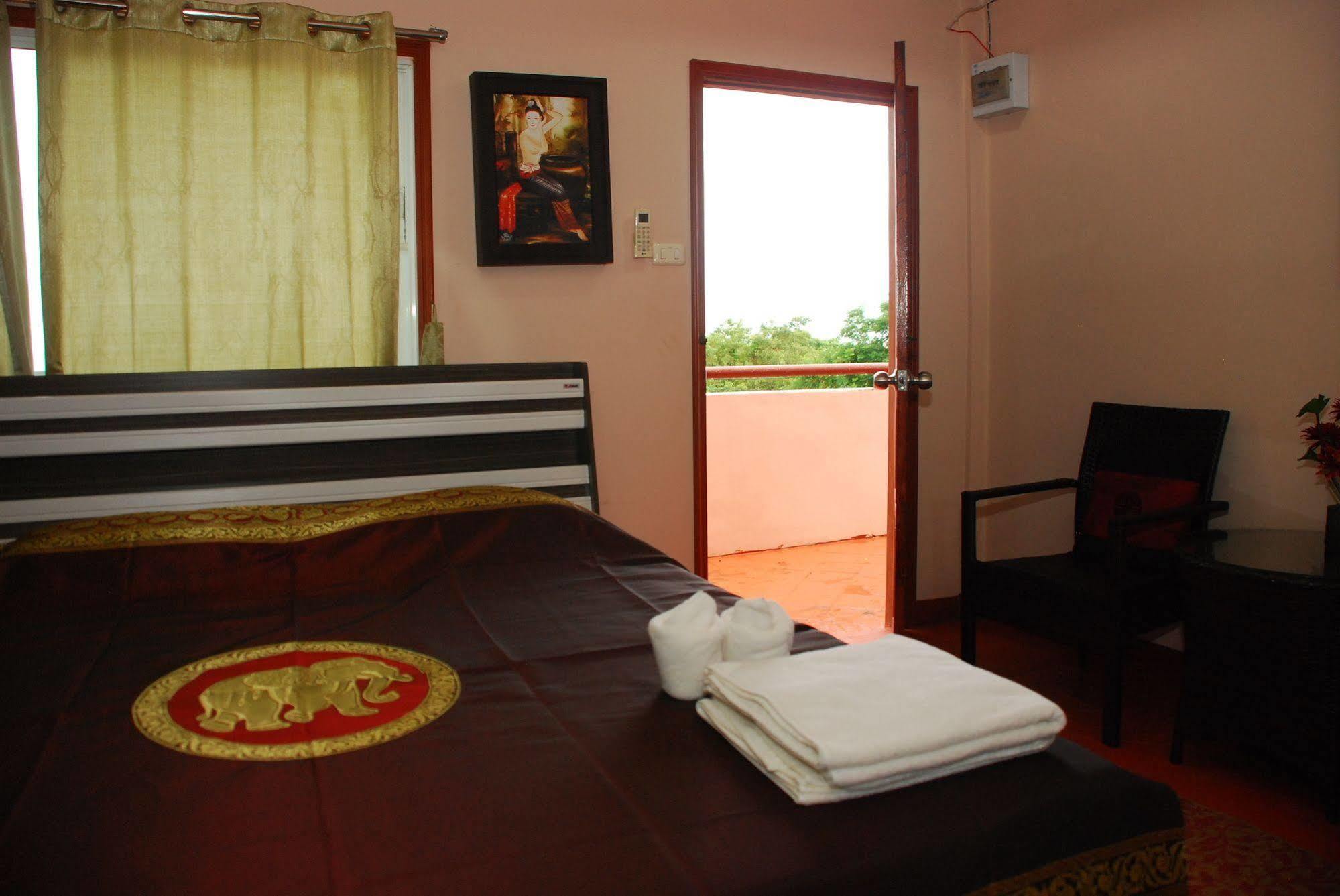 The Phen House Hotel Hua Hin Exterior photo