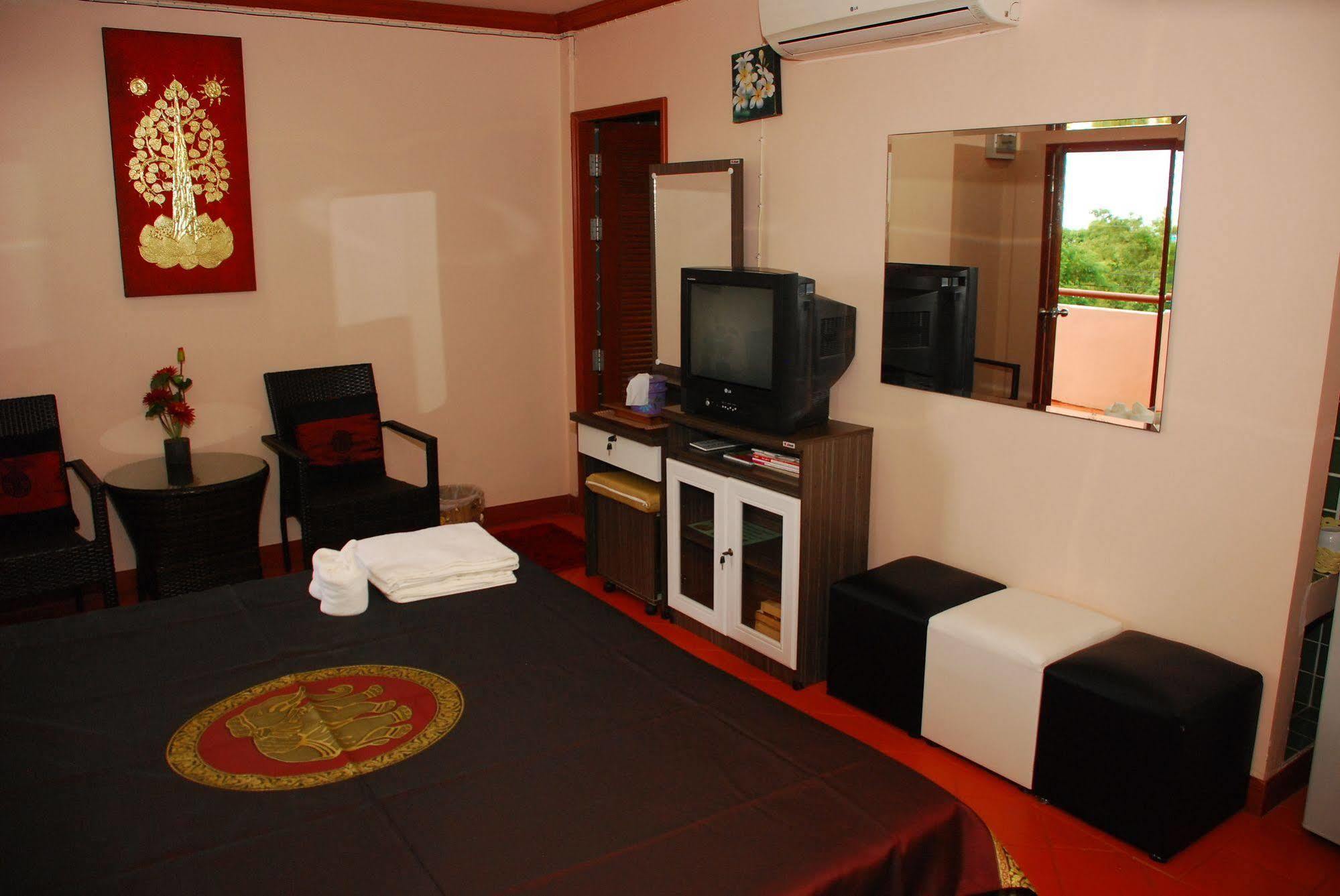 The Phen House Hotel Hua Hin Exterior photo