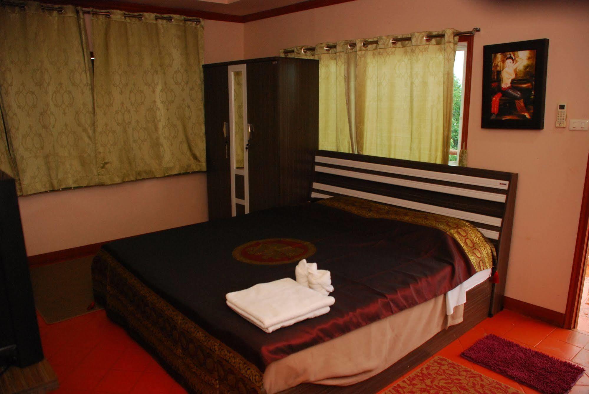The Phen House Hotel Hua Hin Exterior photo